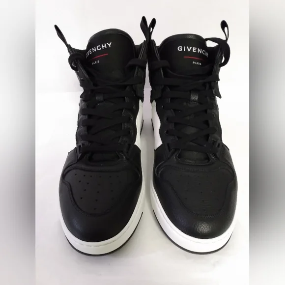 Givenchy Sneakers - Picture 3 of 16